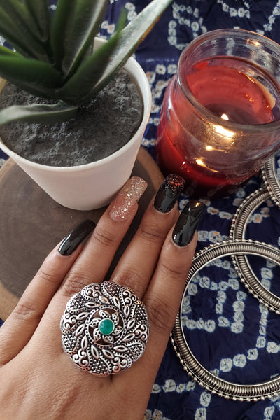 Antique Emerald Green Finger Ring