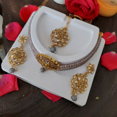 Classic choker set