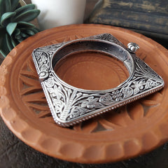Antique bangle