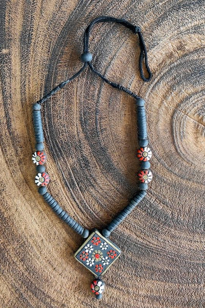Terracotta pendant Necklace